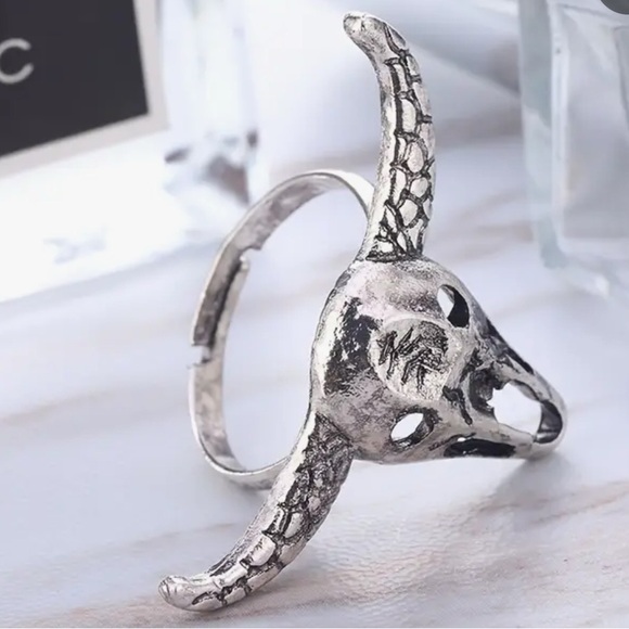 🌵✨✨SouthWestern Bohemian Desert Bull  Skull Ring adjustable🌵 - Picture 5 of 8